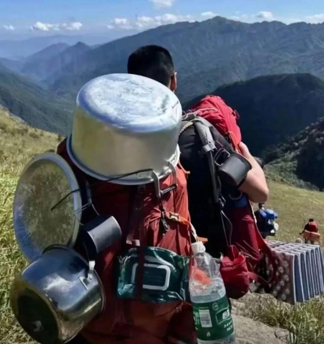 人登山喜欢带着活鸡?不朽情缘首页为何徒步(图12) 人登山喜欢带着活鸡?不朽情缘首页为何徒步(图12)