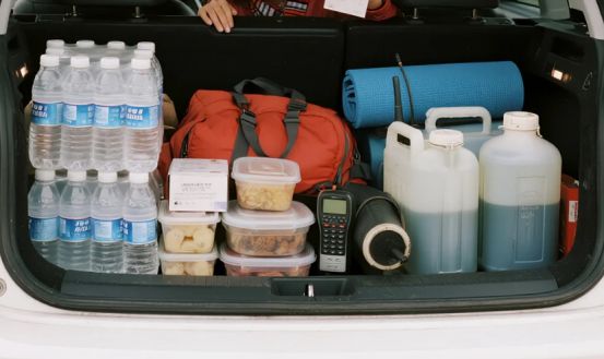 奔青海催收队跟去懵了：这收不了啊不朽情缘女子花8万买奔驰抵押车直(图1)