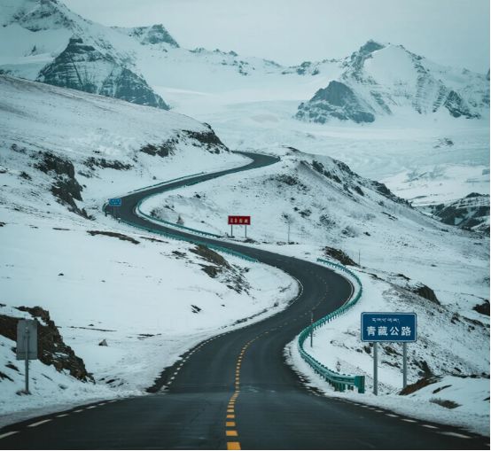 奔青海催收队跟去懵了：这收不了啊不朽情缘女子花8万买奔驰抵押车直(图2)